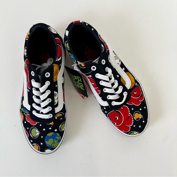 Vans Kids Ward Glow Fish Sneaker- Little Kids - New In Box - Reemoly - Picture 7 of 16